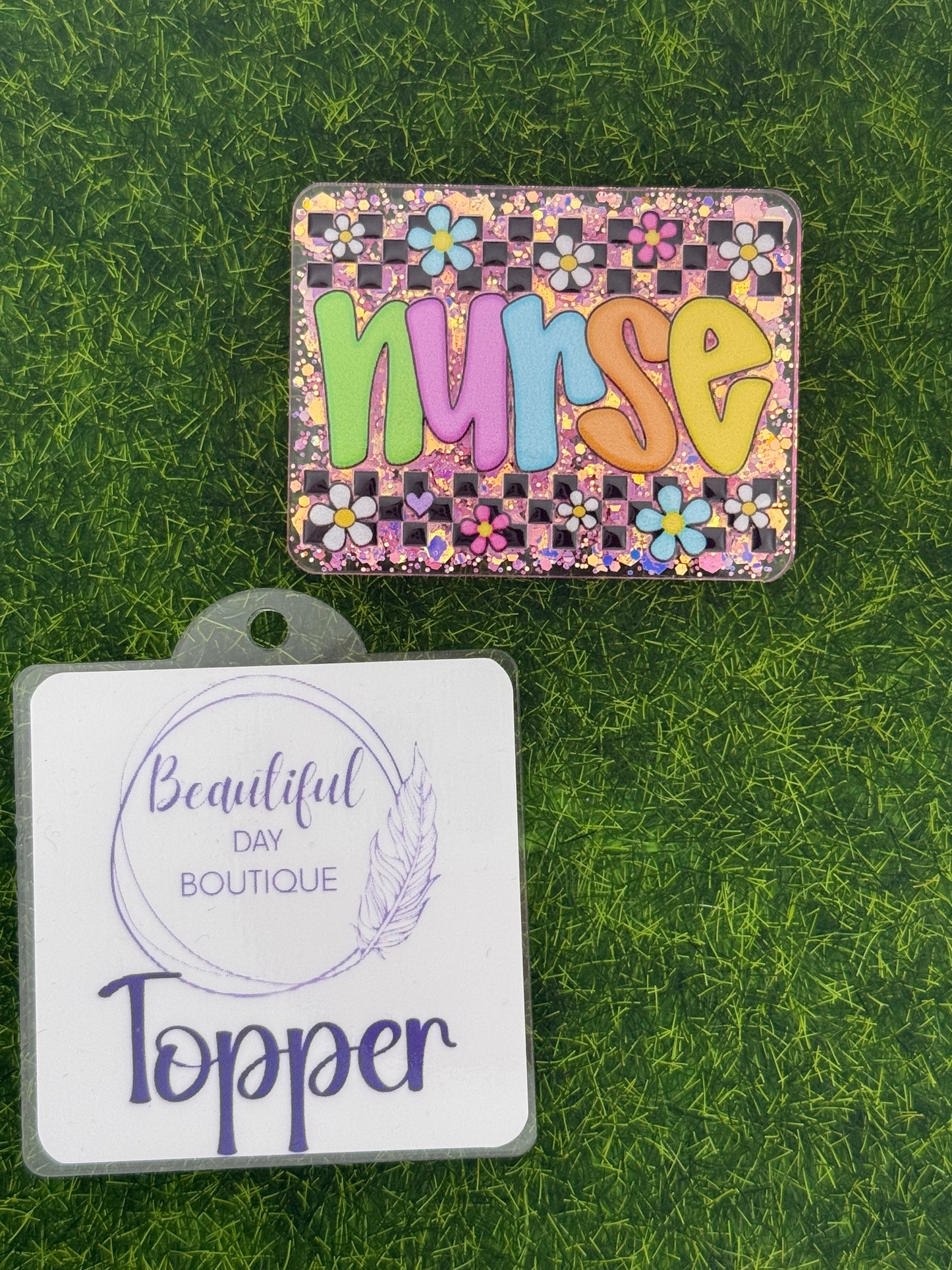 Nurse-retro daisies pink glitter